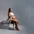 Ventajas de realizar tus fotos de embarazo en estudio